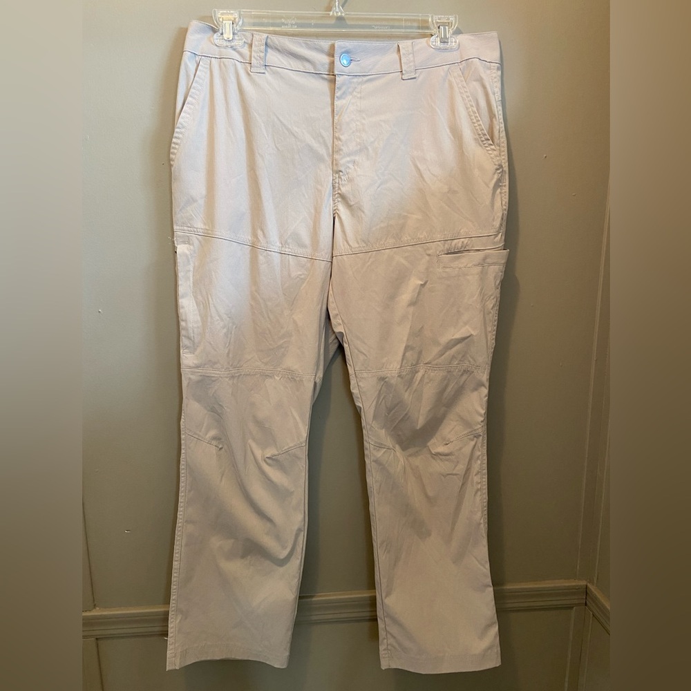 Men’s Columbia Khaki Tan Hiking Pants Zippered Leg Pocket Size 36/30